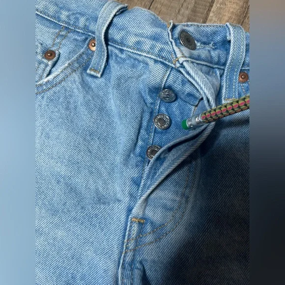 Levi's 501 Jean Shorts - Size W25 - Picture 3 of 14